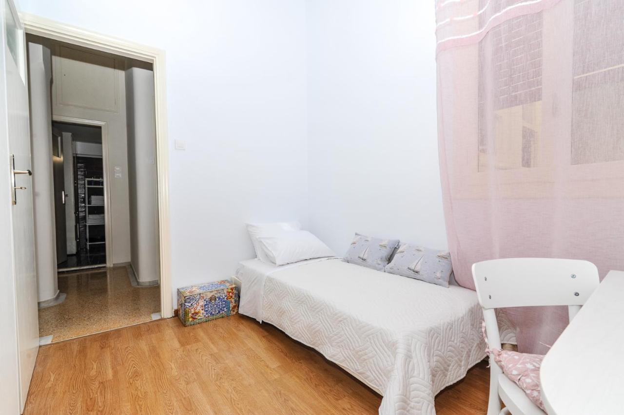 The Elegant. Spacious City Center Apartment. Heraklion  ภายนอก รูปภาพ