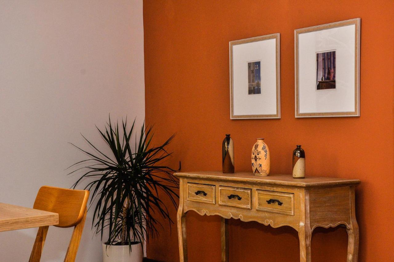 The Elegant. Spacious City Center Apartment. Heraklion  ภายนอก รูปภาพ